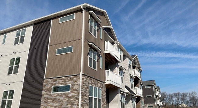 Building Photo - Briar Ridge Commons