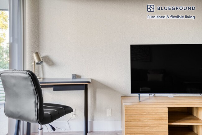 Foto del edificio - 745 S Bernardo Ave