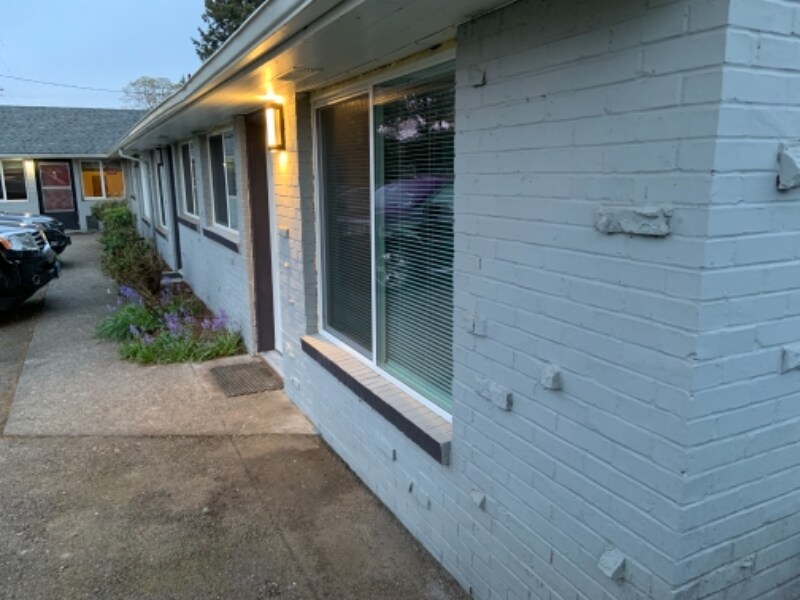 Primary Photo - 9222 Kenwood Dr SW