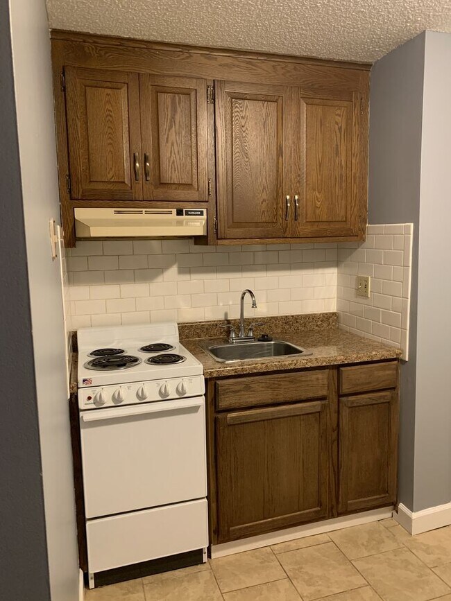 134 W Main St, Plainville, CT 06062 Room for Rent in Plainville, CT