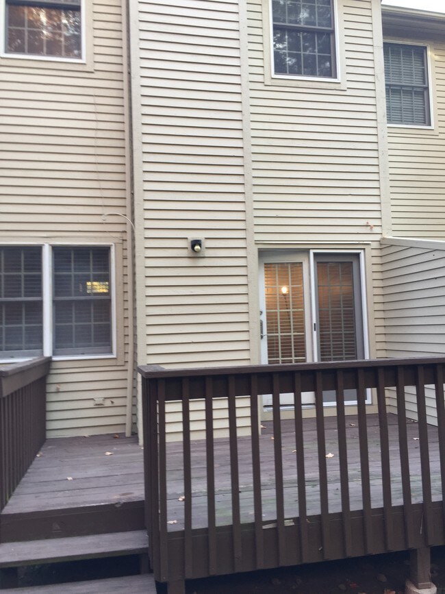38 Crown Ridge, Newington, CT 06111 Townhome Rentals in Newington CT