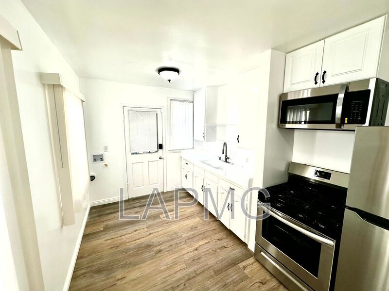 Foto principal - 4080-4084 Leimert Blvd