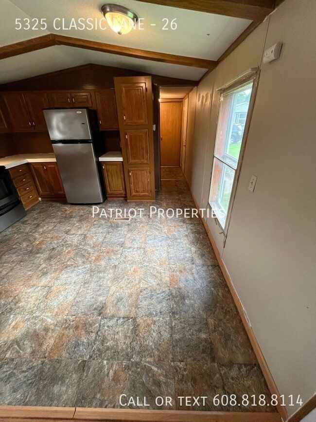 Building Photo - 5325 Classic Ln