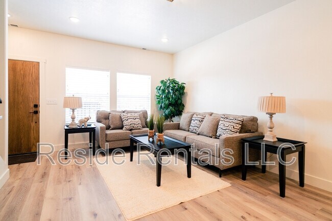 Foto del edificio - 254 Spring Creek Pky