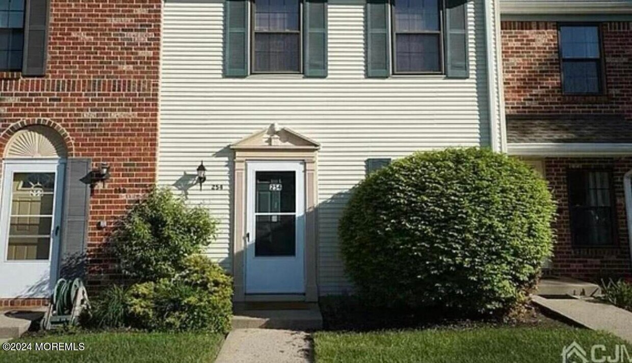 Primary Photo - 254 Bromley Pl