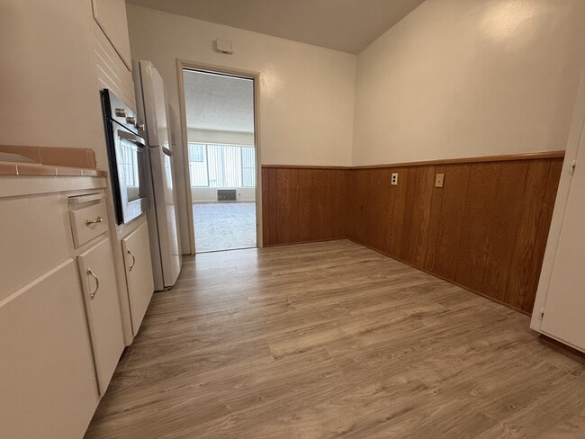 Foto del edificio - 330 E Fairview Ave