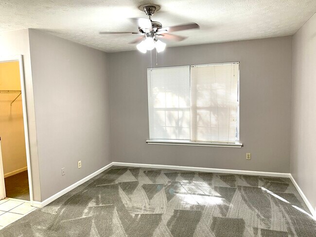 Building Photo - 216 Sheraton Ct