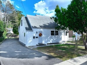 Building Photo - 33 Elm Tree Pl