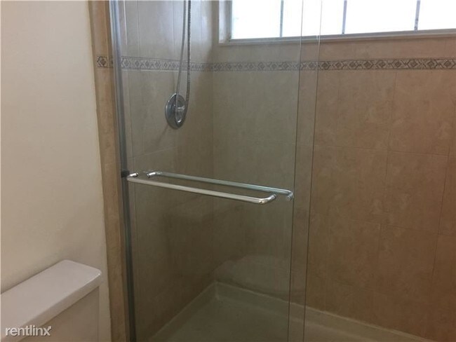Foto del edificio - 7039 Woodmont Way