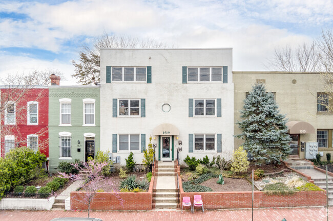 Building Photo - 1519 Constitution Ave NE