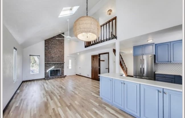 Photo - 100 Bridge St House