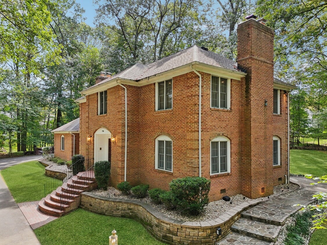 Photo - 7700 Warfield Rd (Gaithersburg, MD)