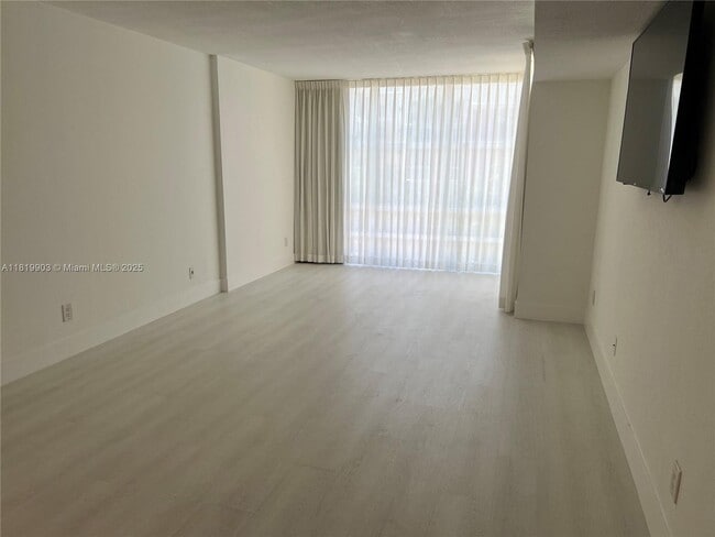 Building Photo - 210 172nd St