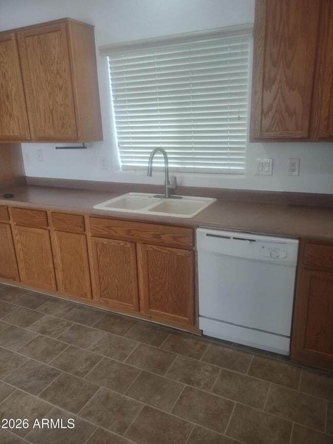 Foto del edificio - 4658 E Redfield Rd