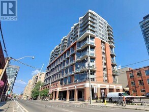 Building Photo - 255 Richmond St E