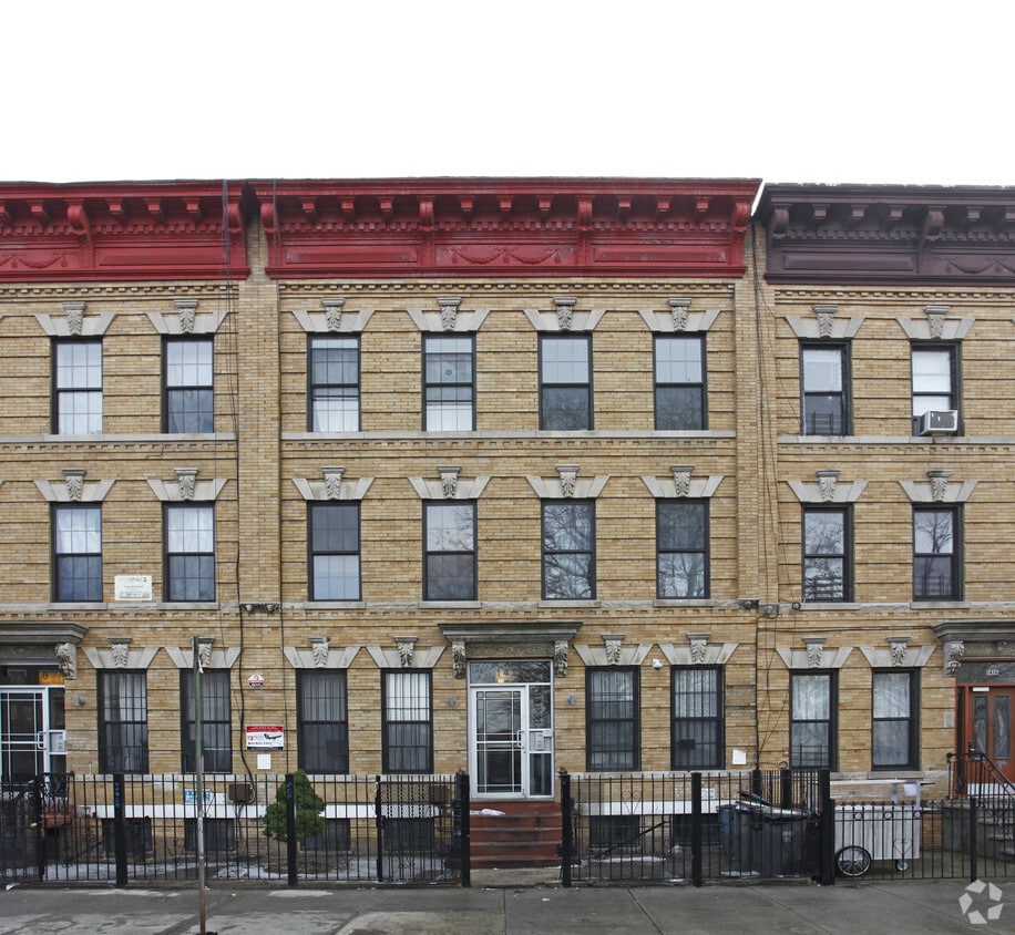 Building Photo - 1418 Putnam Ave