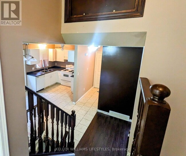 Building Photo - 582 Talltree Crescent