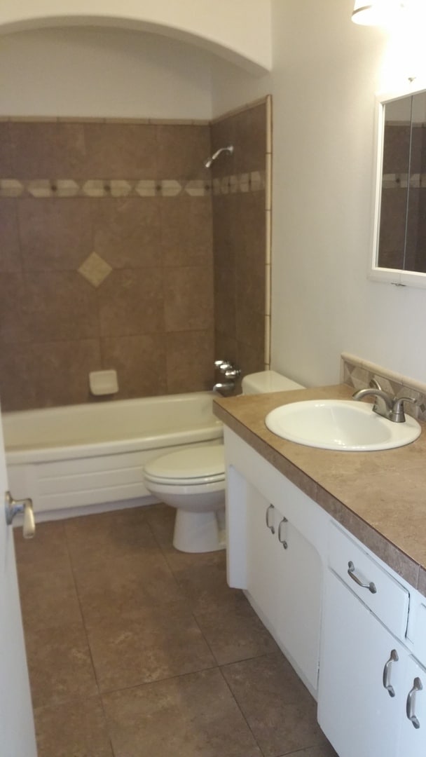 Building Photo - Alfreda Duplex