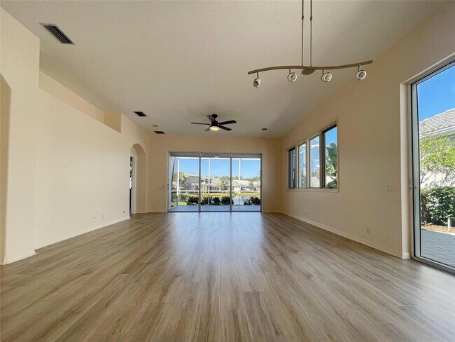 Building Photo - 8515 53rd Pl E