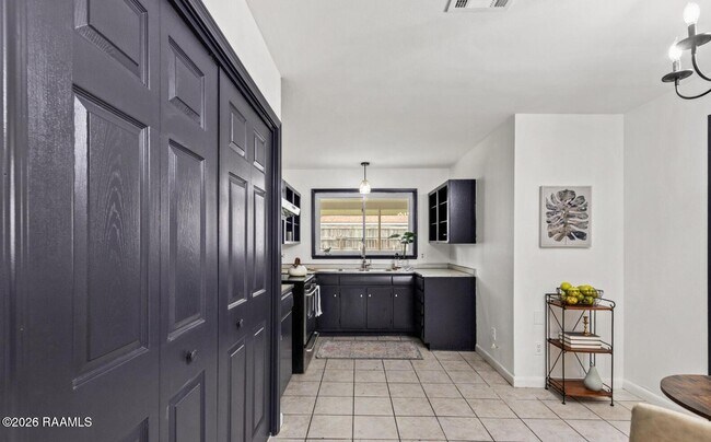 Building Photo - 165 Antigua Dr