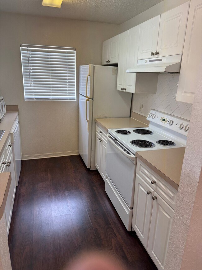 Foto del edificio - 18001 Richmond Pl Dr