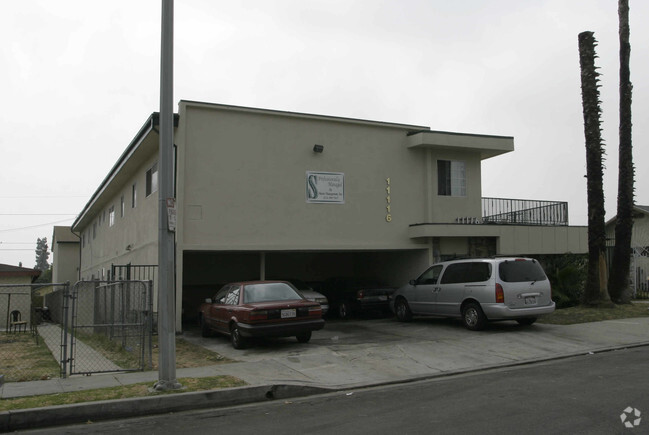 Foto del edificio - 11116 Berendo Ave