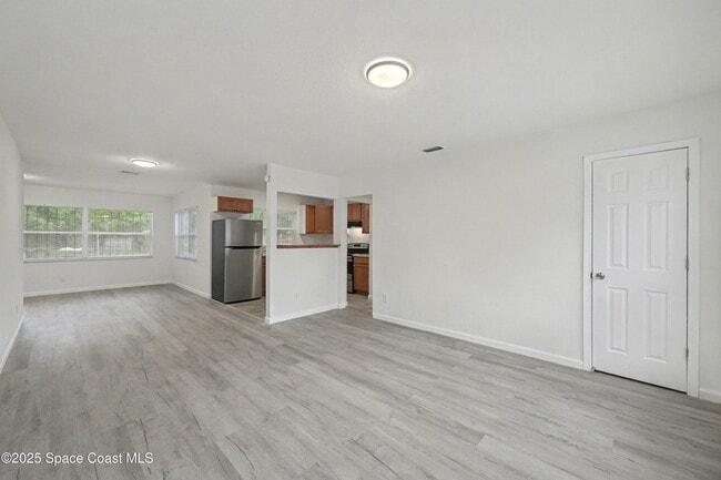 Foto del edificio - 990 Pinson Blvd