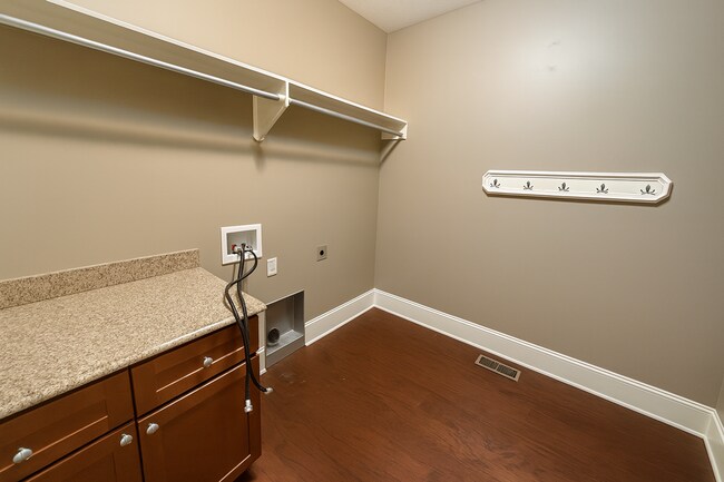 Building Photo - 7453/57 Summerside