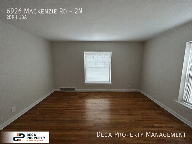 Foto del edificio - 6926 MacKenzie Rd