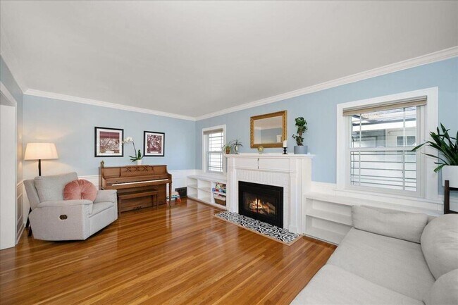 Foto del edificio - South Hill 1 1/2 Story 4 Bedroom 3 Bath Home