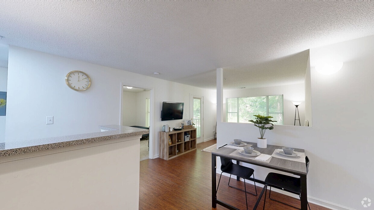 Photo - River Club Apartments