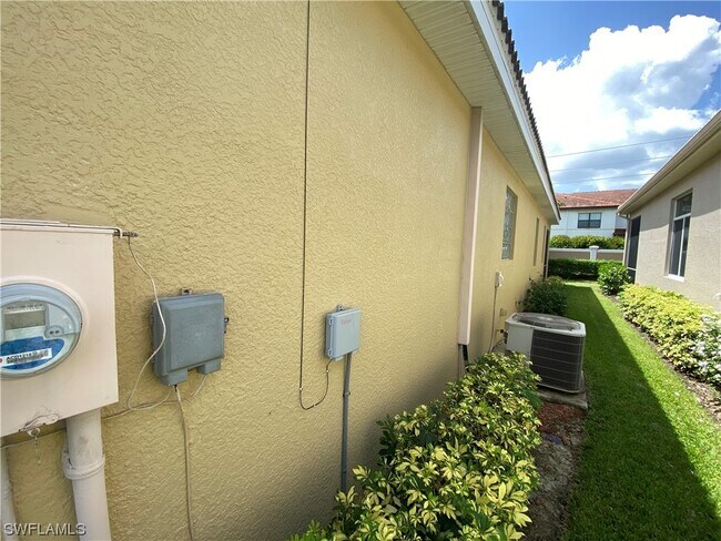 Foto del edificio - 15630 Laguna Hills Dr