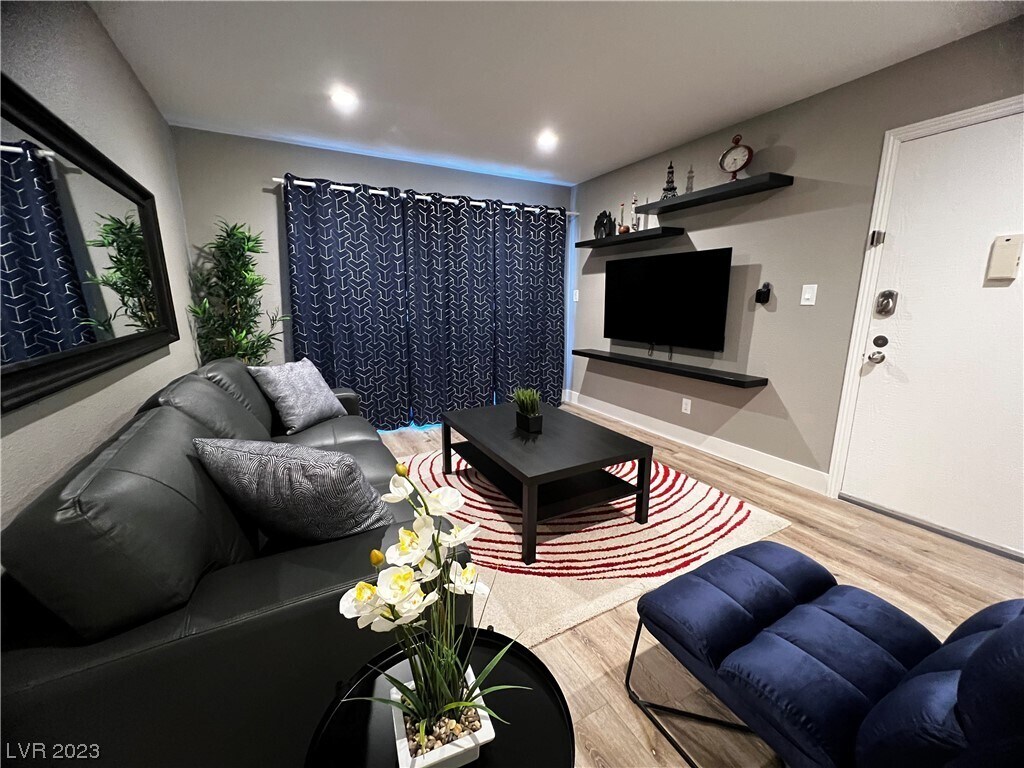 Foto principal - 1515 E Reno Ave