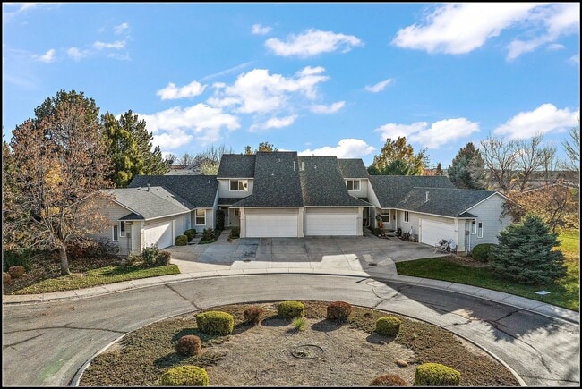 Building Photo - 5541 S Adonis Pl