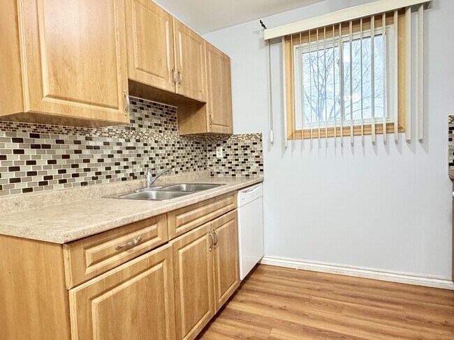 Building Photo - 8401 Darlington Crescent