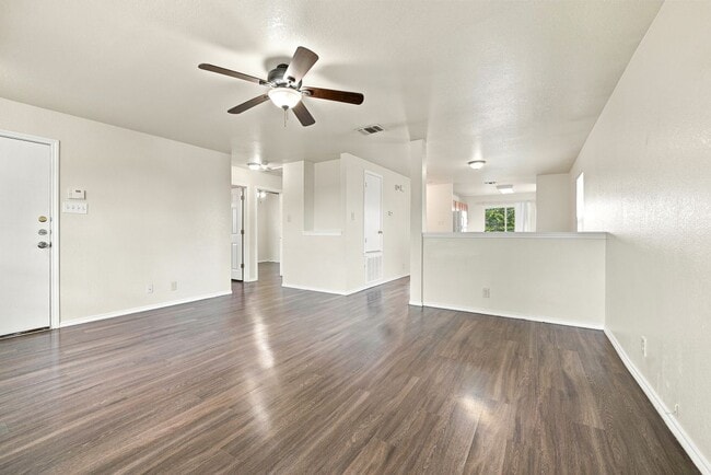 Building Photo - 9130 Dublin Heights