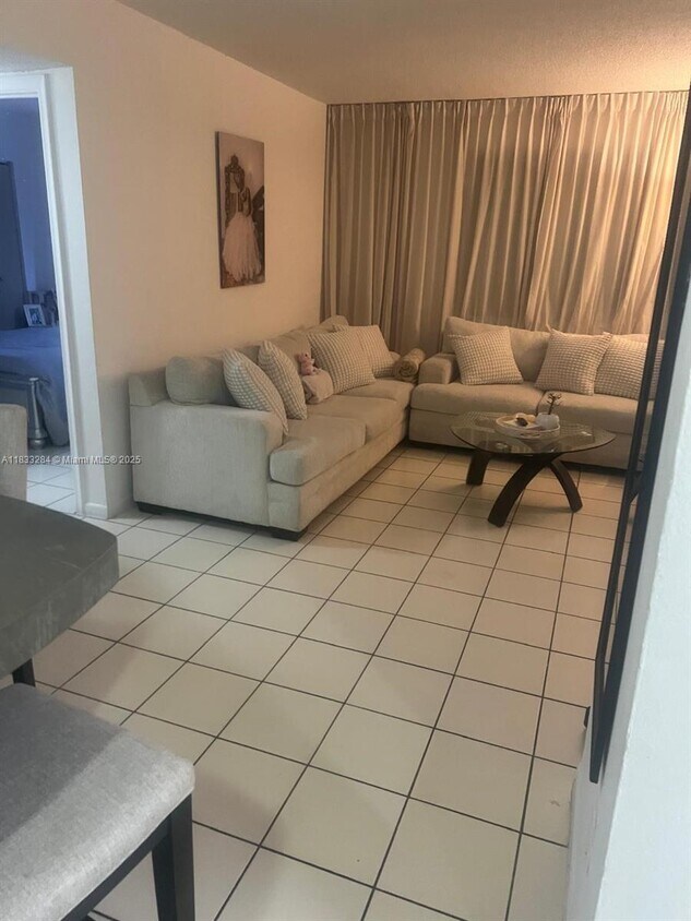 Foto principal - 580 NW 114th Ave