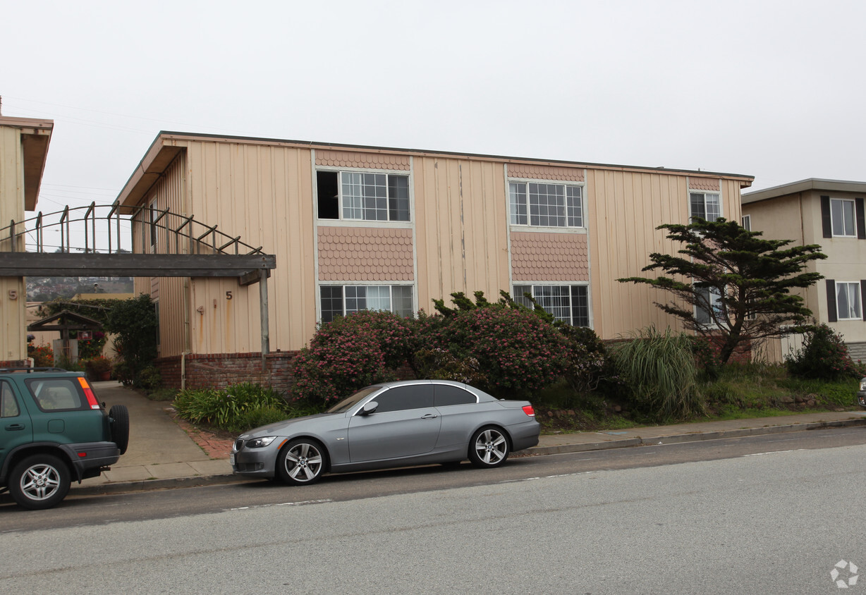 Building Photo - 415 Esplanade Ave