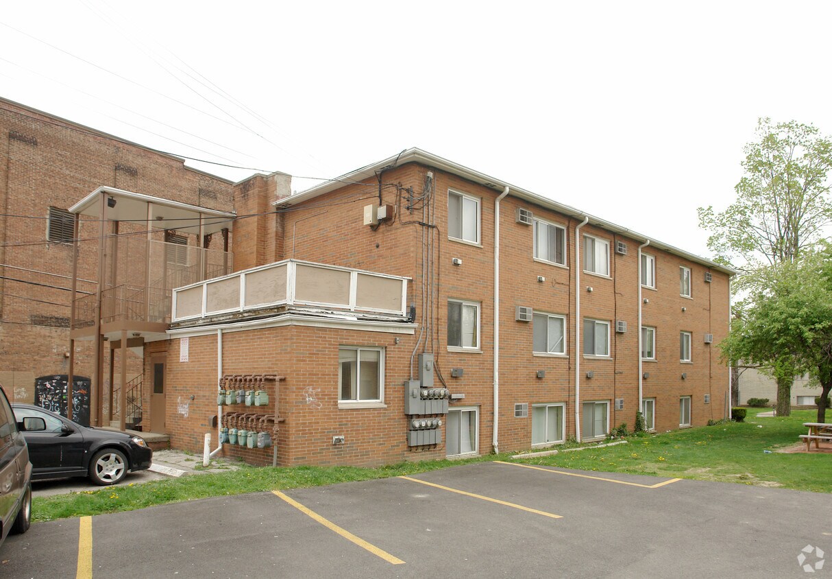 Building Photo - 33 E 13th Ave