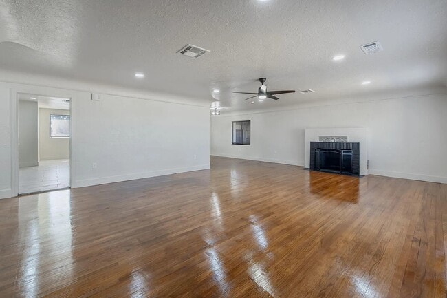 Foto del edificio - 21199 S Feland Ave