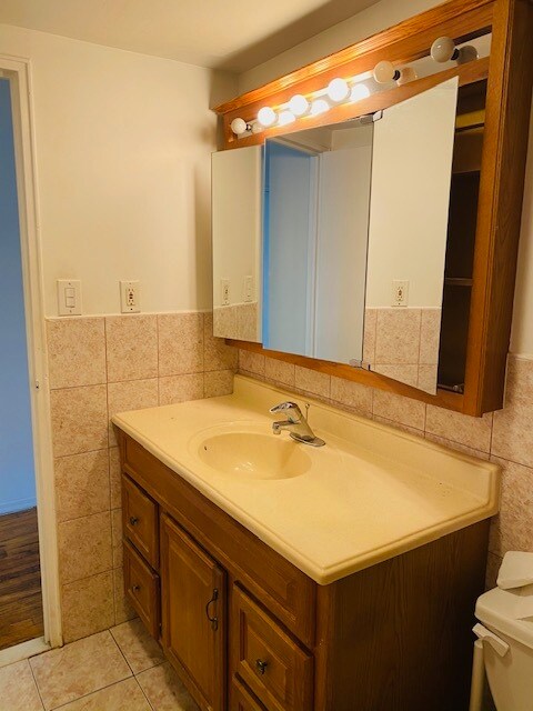 Foto del edificio - 25 McGuinness Blvd