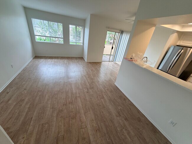 Upstairs Entry - Madison Newport Apartment Homes