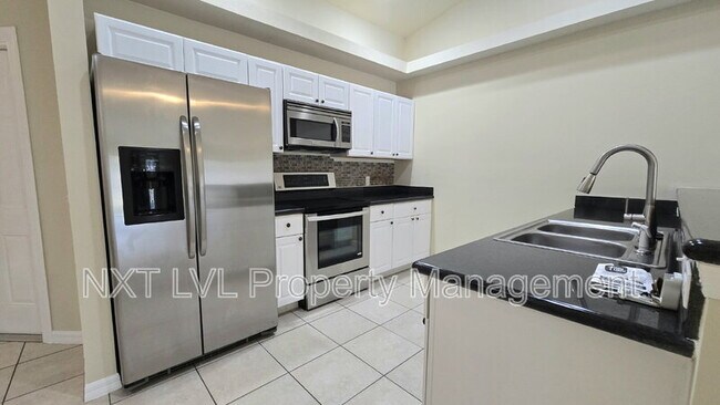 Foto del edificio - 301 NE 24th Ave