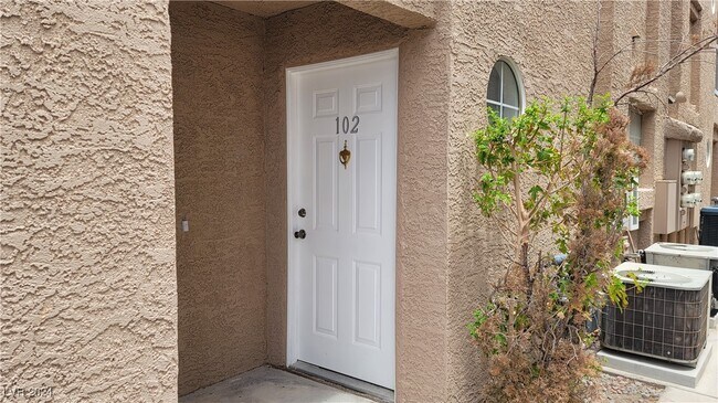 Building Photo - 1375 E Hacienda Ave