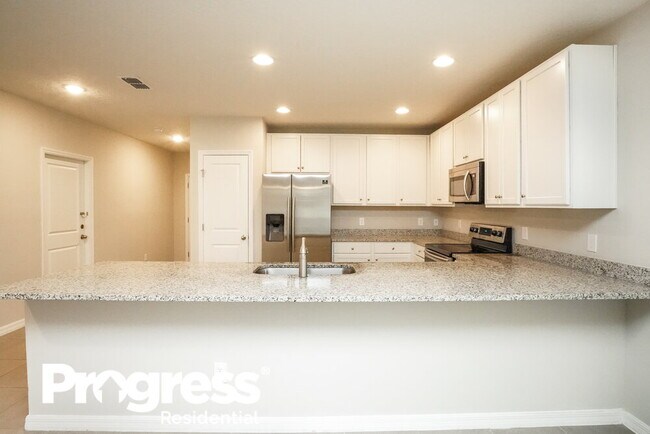 Building Photo - 18 Peterlee Ct