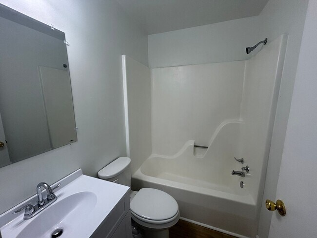Foto del edificio - 271 N Bradford Ave