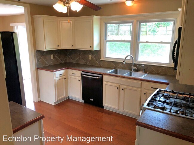 Building Photo - 4 br, 3 bath House - 607 Prospect St.