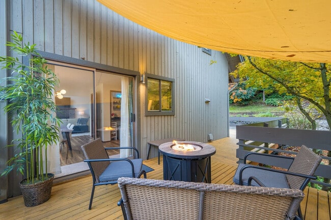 Building Photo - 5504 NE 190th St