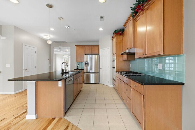 Building Photo - 25 Creekside Ct