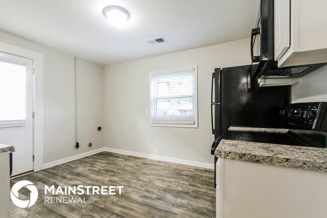 Foto del edificio - 1549 Nelson Ave